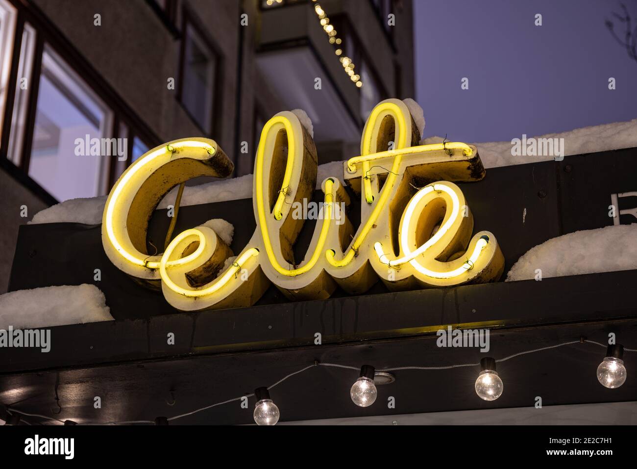 Neonlicht des legendären Elite Restaurants im Stadtteil Töölön in Helsinki, Finnland Stockfoto