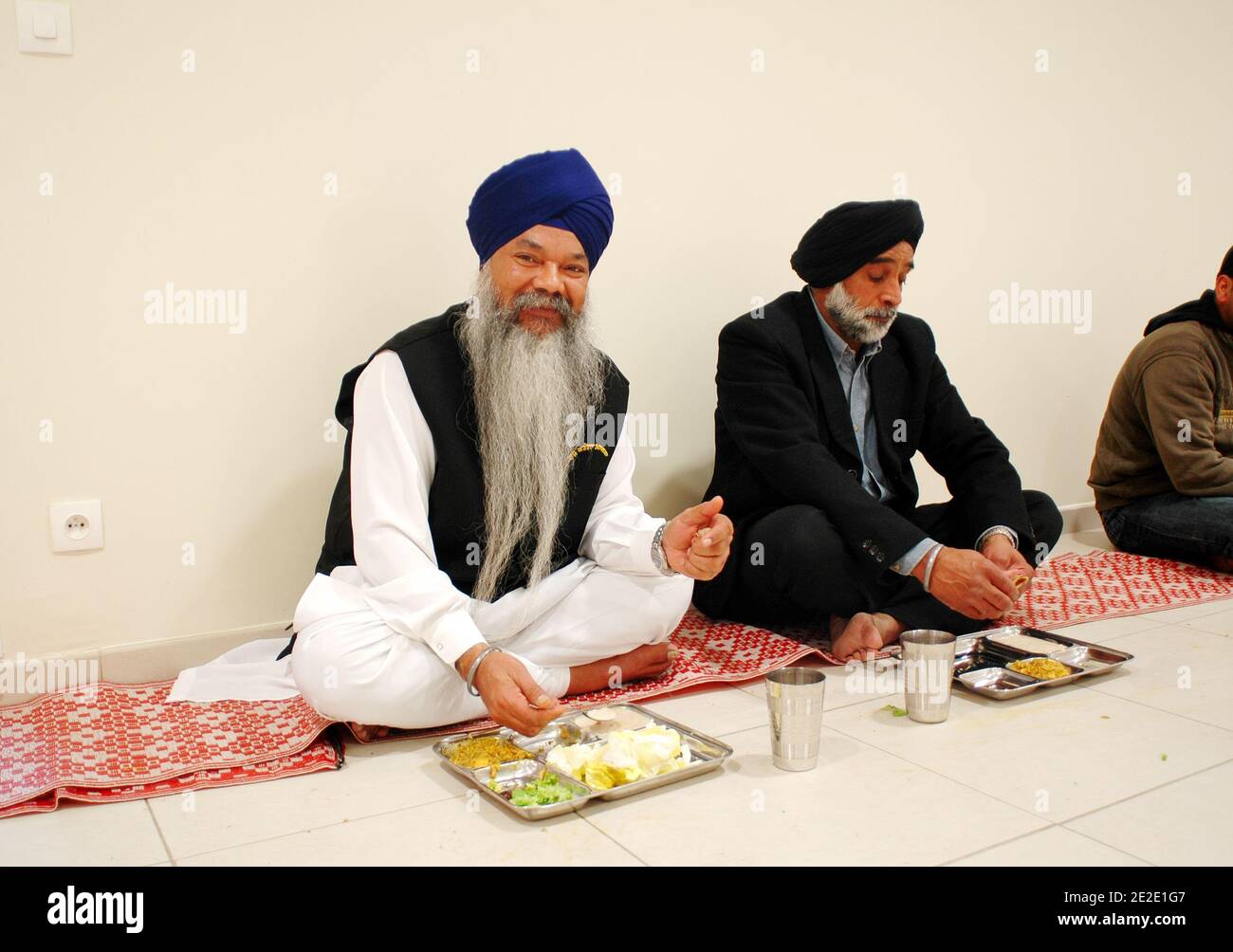 Am 20. November 2011 wurde in Bobigny, in der Nähe von Paris, Frankreich, der erste "Gurdwara", der Ort der Anbetung der Sikhs, der Anhänger des Sikhismus, in der Region Ile-de-France eröffnet. Foto von Alain Apaydin/ABACAPRESS.COM Stockfoto