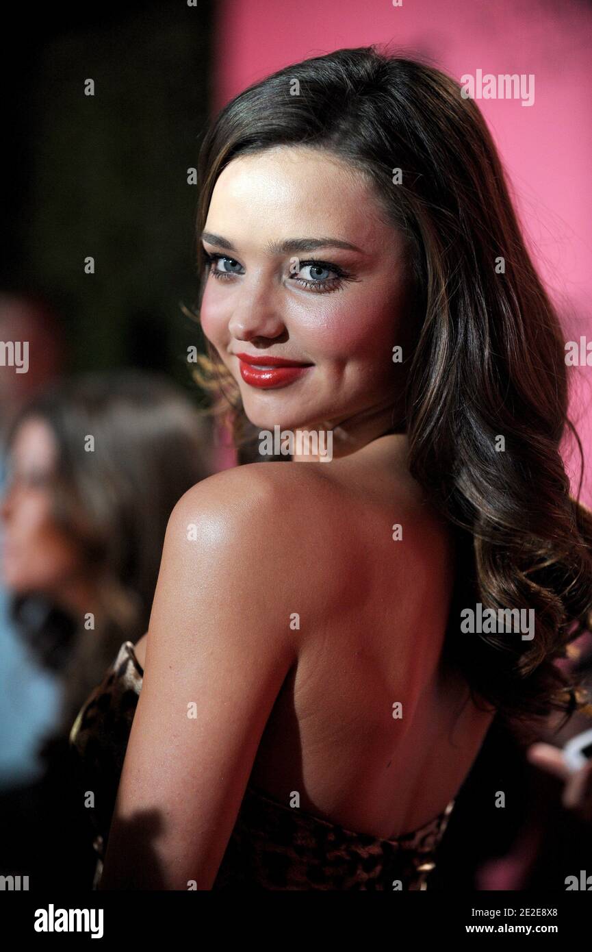 Miranda Kerr nimmt am 29. November 2011 an der Victoria's Secret Fashion Show Viewing Party 2011 im Segerstrom Center for the Arts in Costa Mesa, CA Teil. Foto von Lionel Hahn/ABACAPRESS.COM Stockfoto