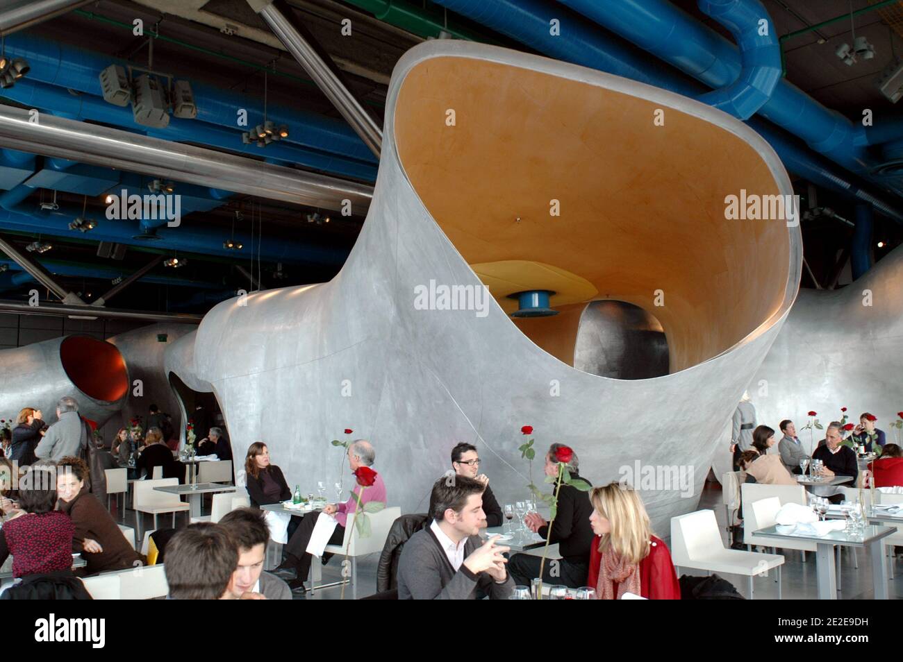 Blick auf das Restaurant "Le Georges" im 6. Stock des Centre Georges Pompidou Museum of Contemporary Art, in Paris, Frankreich am 27. November 2011. Foto von Alain Apaydin/ABACAPRESS.COM Stockfoto