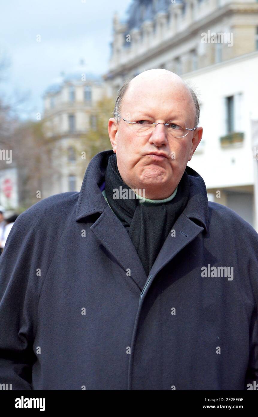 Remy Pflimlin während des Fußballspiels Radio France gegen France Television im Rahmen der 25. Telethon, die am 3. Dezember 2011 im Emile Antoine Stadium in Paris, Frankreich, stattfand. Foto von Thierry Plessis/ABACAPRESS.COM Stockfoto