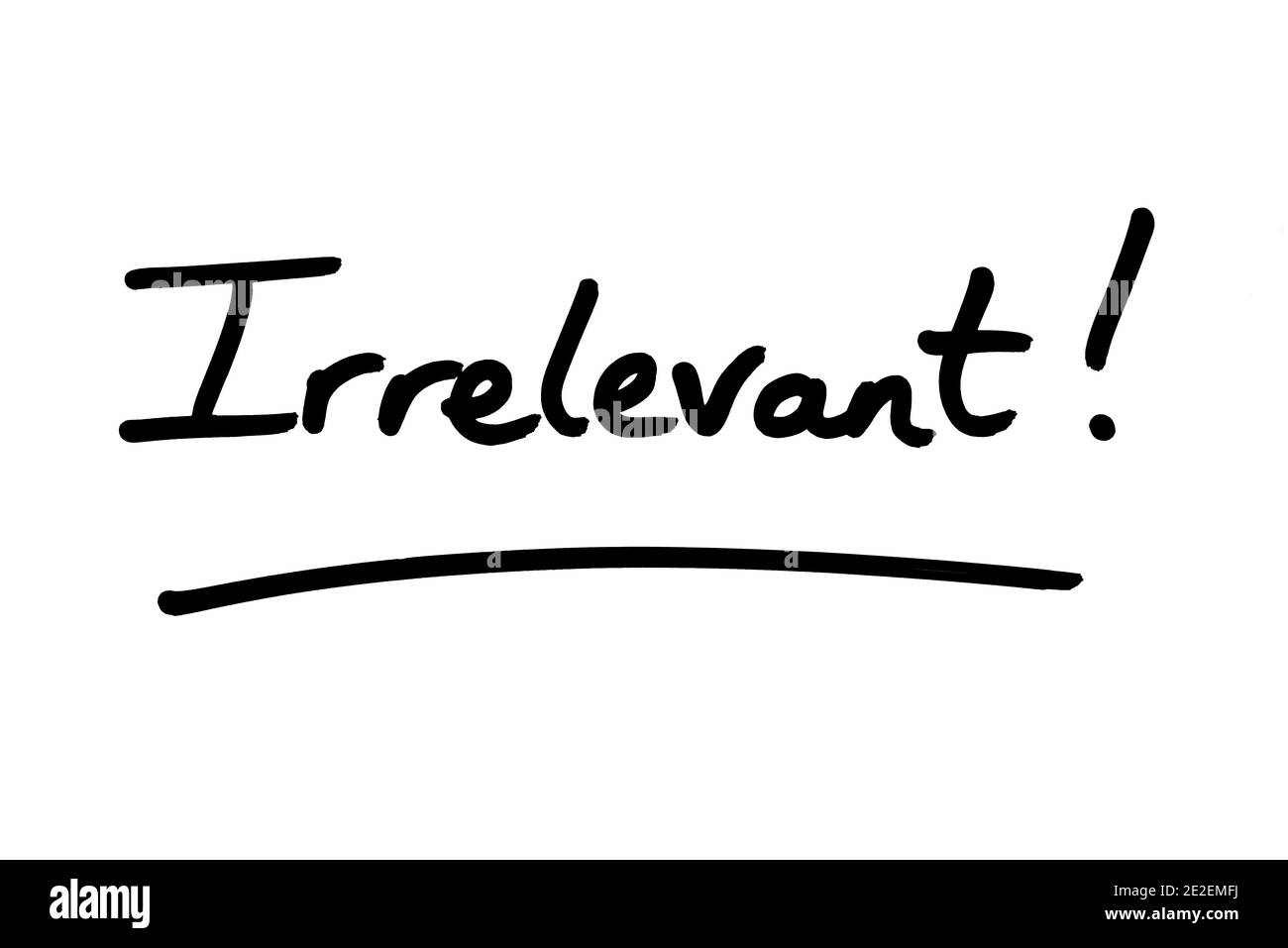 Das Wort irrelevant!, handgeschrieben auf weißem Hintergrund. Stockfoto