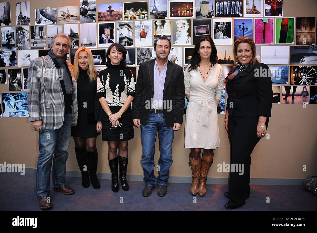 Gerard Puliccino, Lara Fabian, Anne Jousse, Bernard Montiel, Adeline Blondieau und Jennifer Boccara Jurymitglieder des 'Prix De La Photo Hotel De Sers' in Paris, Frankreich am 14. Dezember 2011. Foto von Giancarlo Gorassini/ABACAPRESS.COM Stockfoto