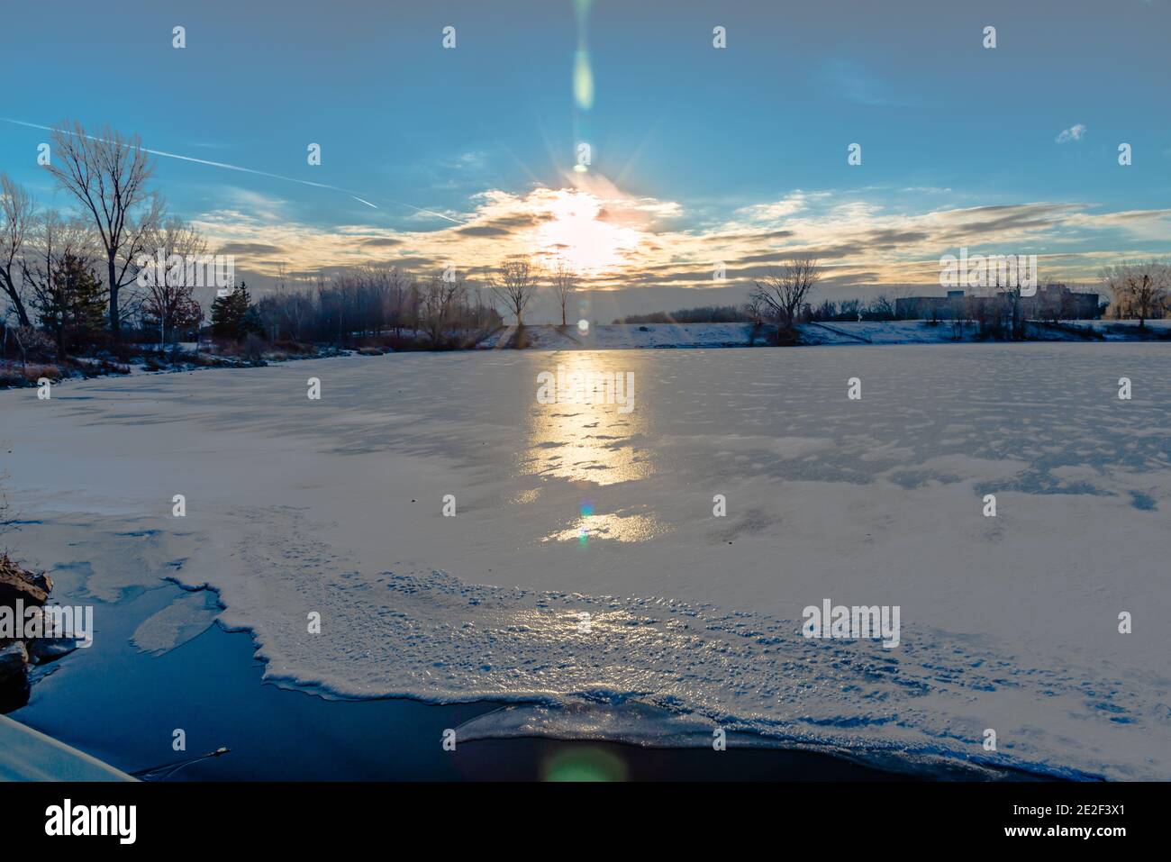 Winteransicht des St. Lawrence Flusses Stockfoto