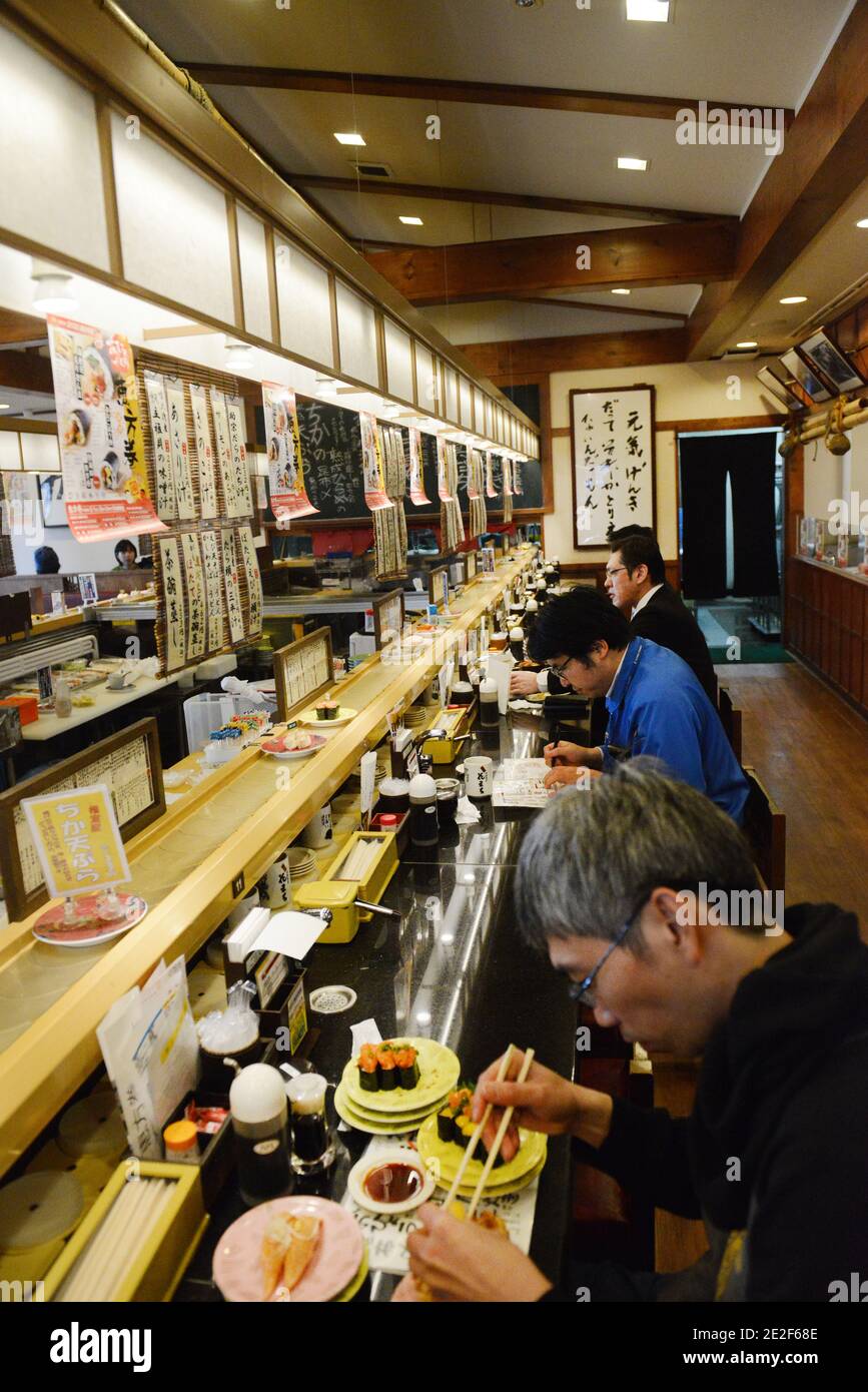 Ein traditionelles Sushi-Restaurant in Nemuro, Hokkaido, Japan. Stockfoto