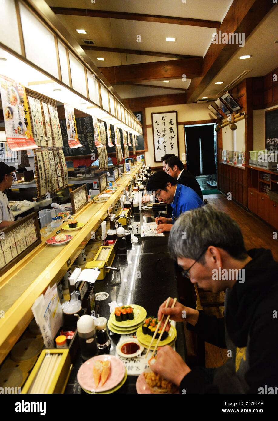 Ein traditionelles Sushi-Restaurant in Nemuro, Hokkaido, Japan. Stockfoto
