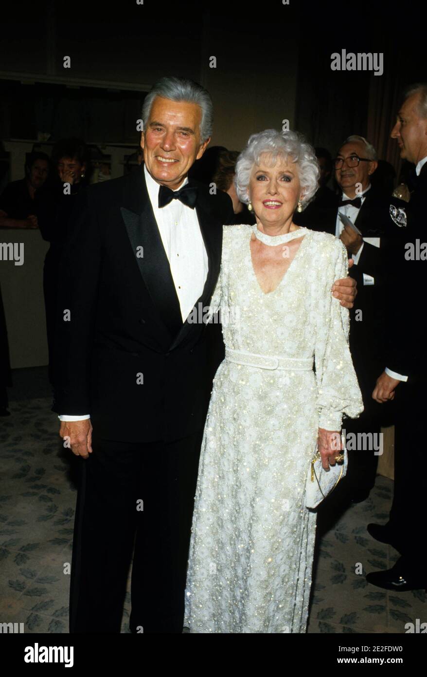 JOHN FORSYTHE & REBECCA STANWYCK Credit: Ralph Dominguez/MediaPunch © 01/27/1986 Stockfoto