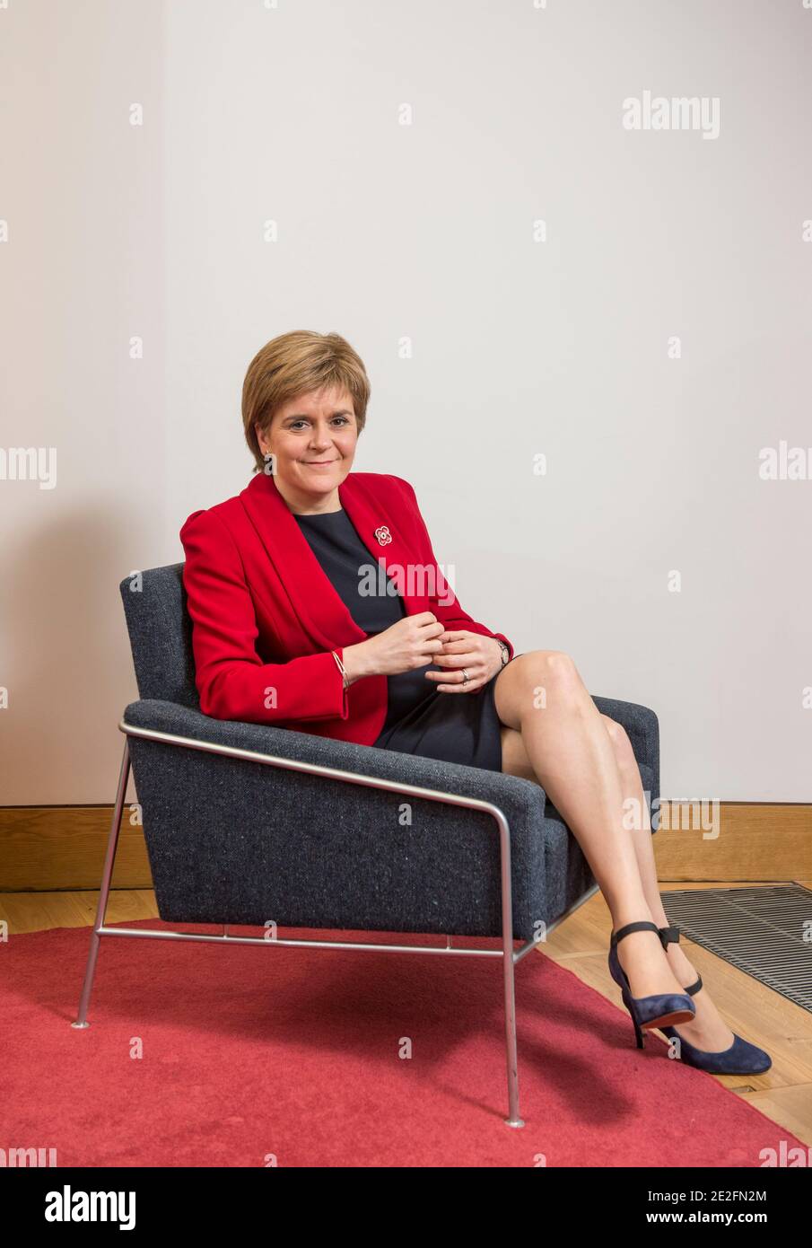 Interviewporträts von Schottlands erster Ministerin Nicola Sturgeon. Aufgenommen im schottischen Parlament, Holyrood, Edinburgh. Kredit - Phil Wilkinson / A Stockfoto