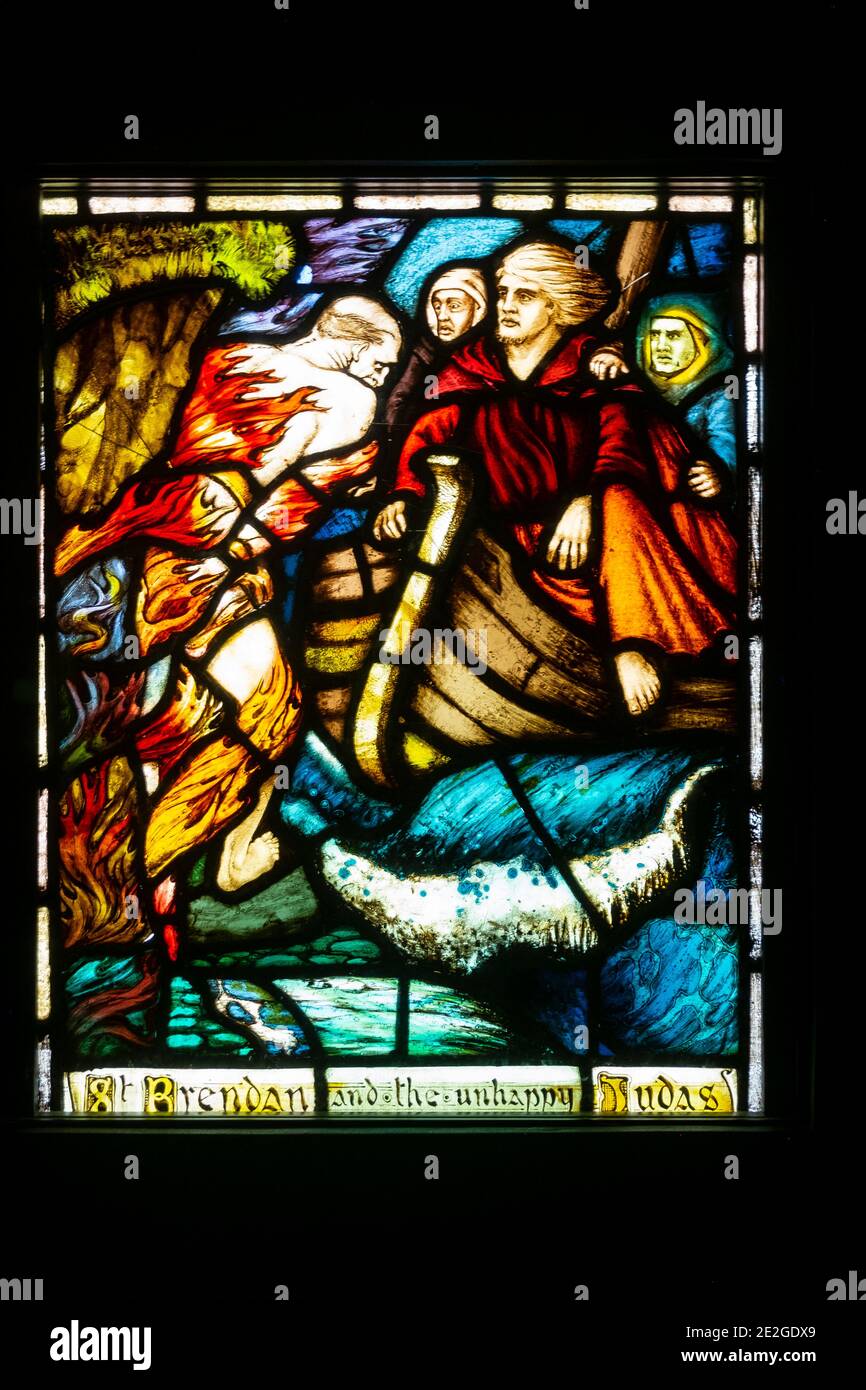 Religiöse Glasfenster mit St. Brendan und Judas Stockfoto