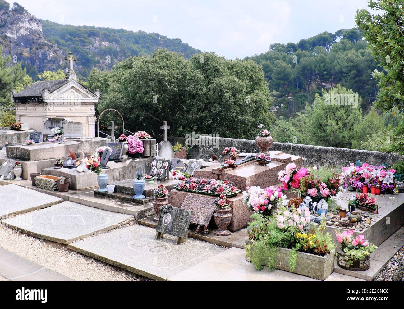 Das Grab von Marcel Pagnol auf dem Friedhof von La Treille, in Marseille (Südostfrankreich) Stockfoto