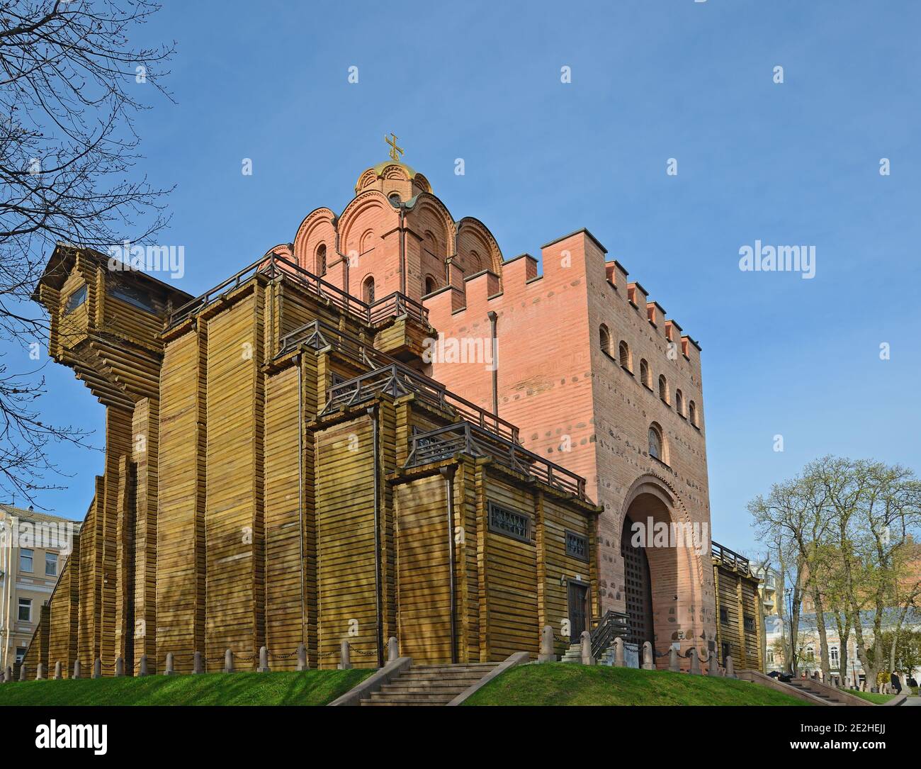 Golden Gate ist ein historisches Museum in der Wolodymyrska Straße in Kiew, Ukraine Stockfoto