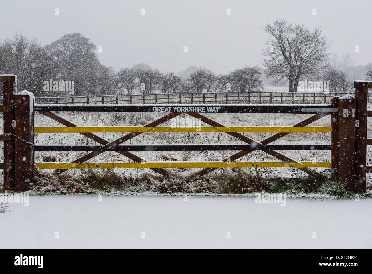 UK Wetter: Doncaster, South Yorkshire - 14 Januar 2021 - Schnee verursacht Störungen auf dem Great Yorkshire Way. Kredit: Michael Jamison/Alamy Live Nachrichten Stockfoto