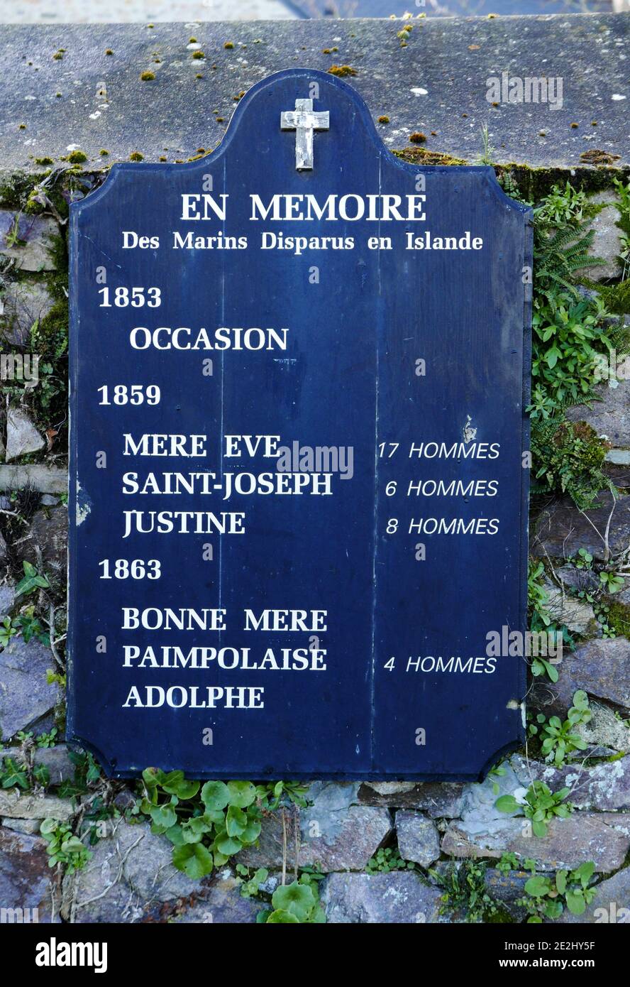 Ploubazlanec, die Mauer der Vermissten im Meer, Cotes-d'Armor, Bretagne, Bretagne, Frankreich, Europa Stockfoto