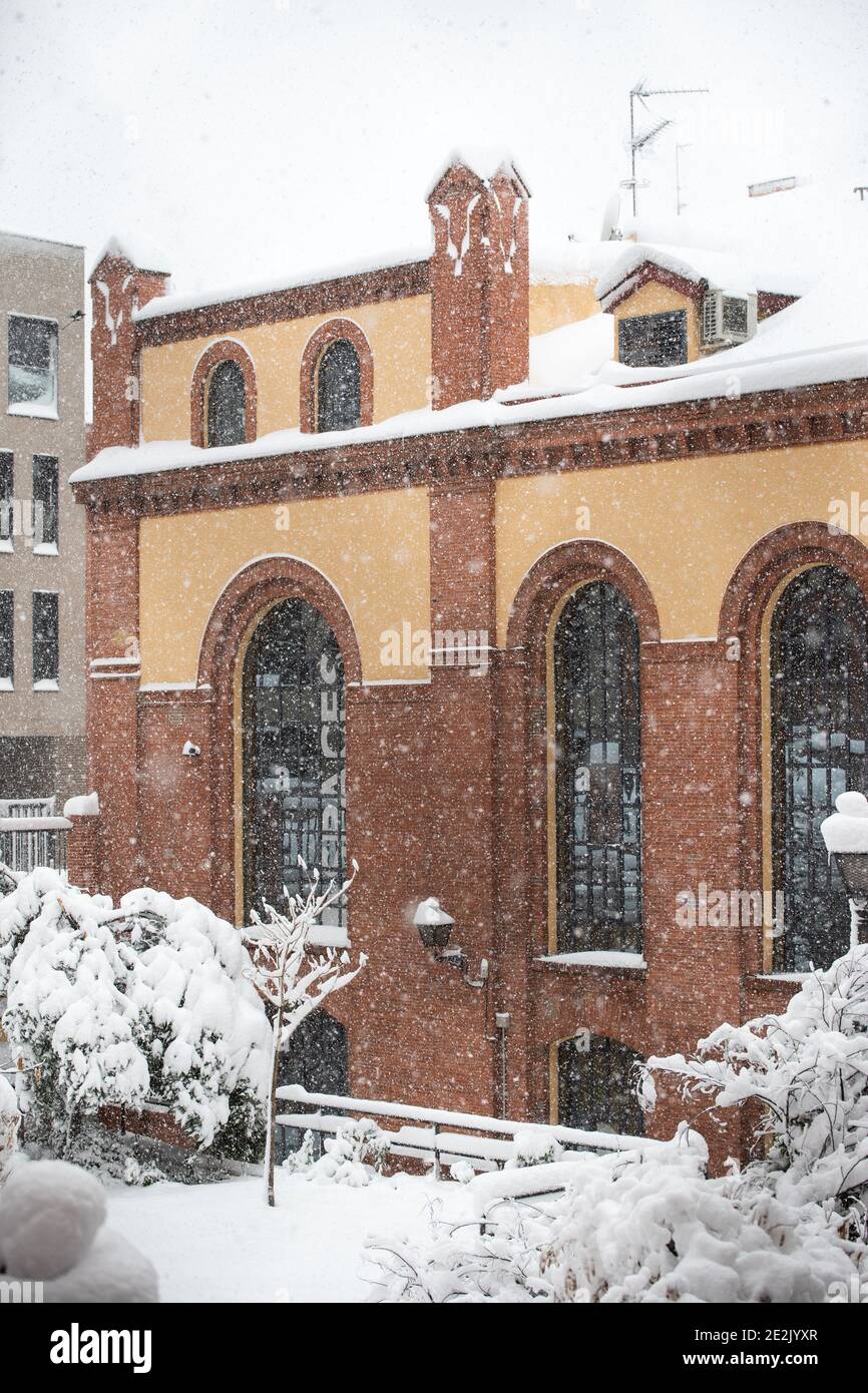 Historischer Schneefall in Madrid, der Hauptstadt Spaniens im Januar 2021. Samstag, 9. Januar im Bezirk Arganzuela, Imperial Stockfoto