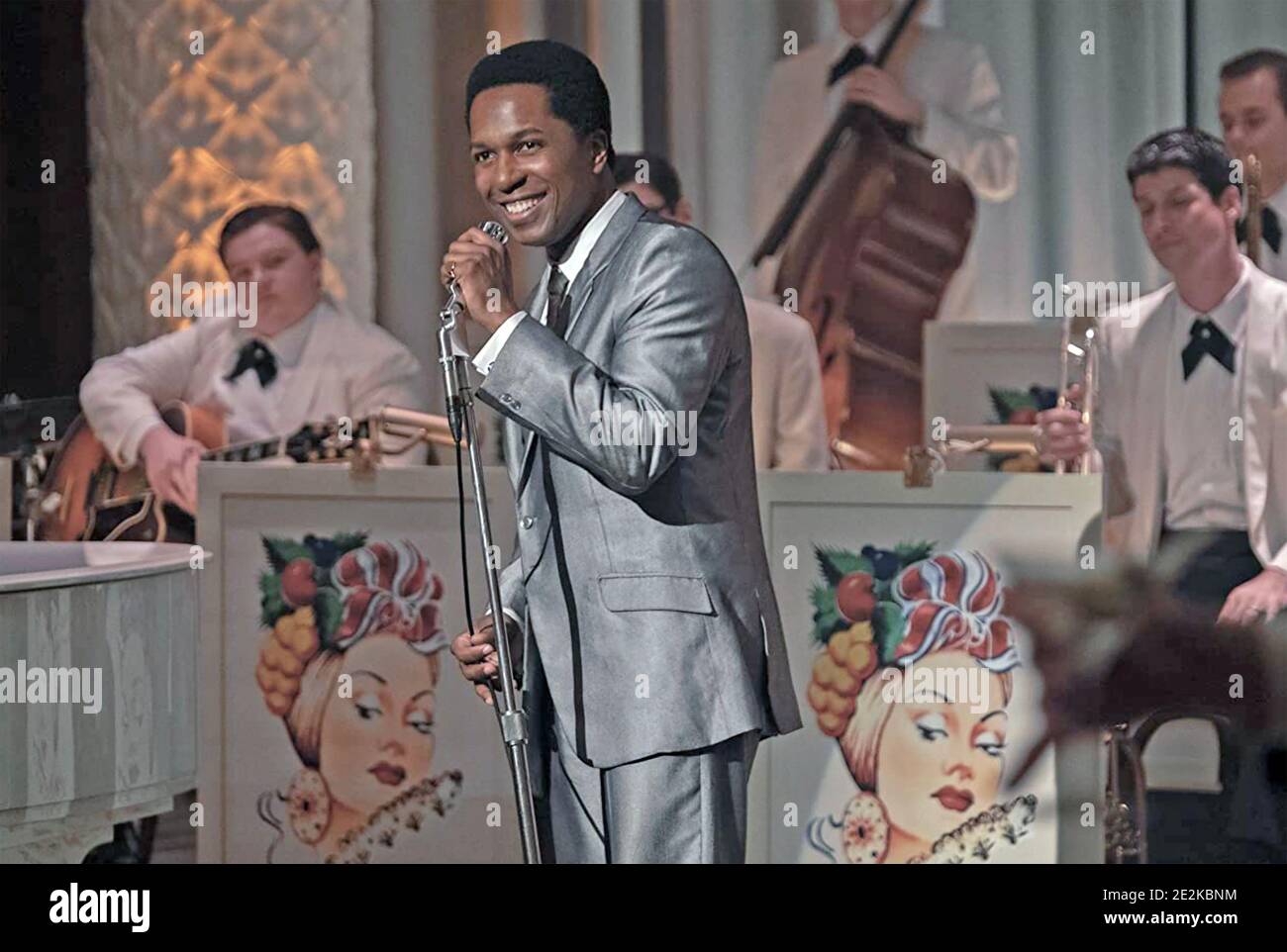 ONE NIGHT IN MIAMI 2020 Amazon Studios Film mit Leslie Odom Jr. als Sam Cooke, Stockfoto