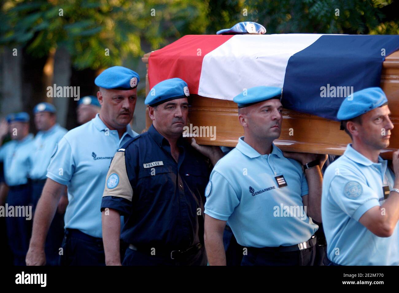 Hommage a Port au Prince aux deux gendarmes francais disparus (en Presence des deux collegues Nathalie et Michel) lors du seisme en Haiti le 22 Janvier 2010. Foto von Sebastien Dufour/ABACAPRESS.COM Stockfoto