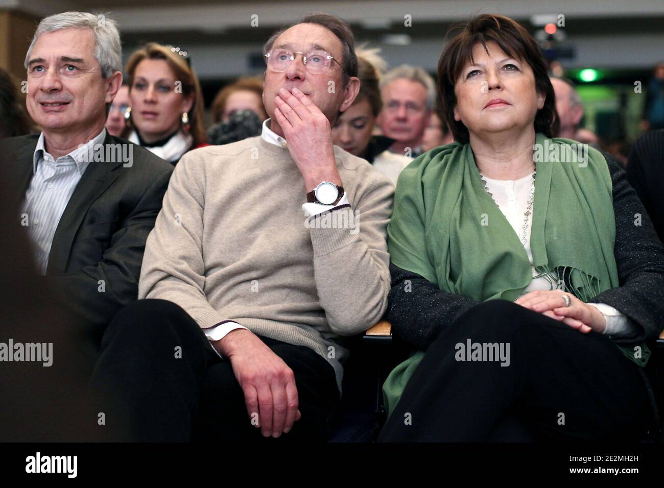 Der Präsident des Generalrates von seine-Saint-Denis Claude Bartolone, Bürgermeister von Paris, Bertrand Delanoe und erste Sekretär der Sozialistischen Partei (PS), Martine Aubry, nimmt am 31. Januar 2010 an der nationalen Versammlung der Sekretäre der Sektion der Sozialistischen Partei im Mutualiten in Paris, Frankreich, Teil. Foto von Stephane Lemouton/ABACAPRESS.COM Stockfoto