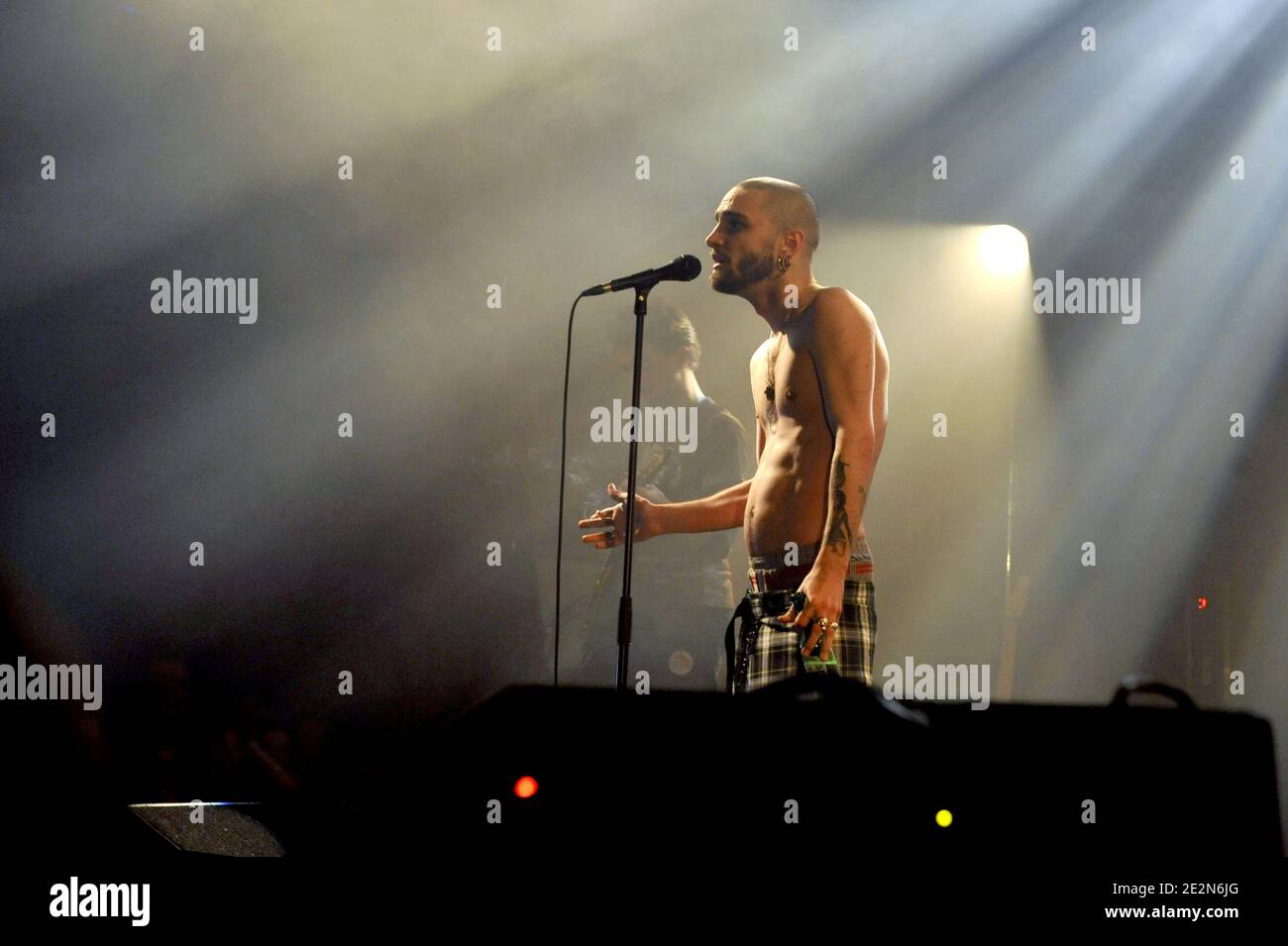 M6 TV Reality Show 'La Nouvelle Star' 2009 Gewinner, Soan, tritt im Konzert in Le Bataclan in Paris, Frankreich, am 17. Februar 2010. Foto von Tiger/ABACAPRESS.COM Stockfoto