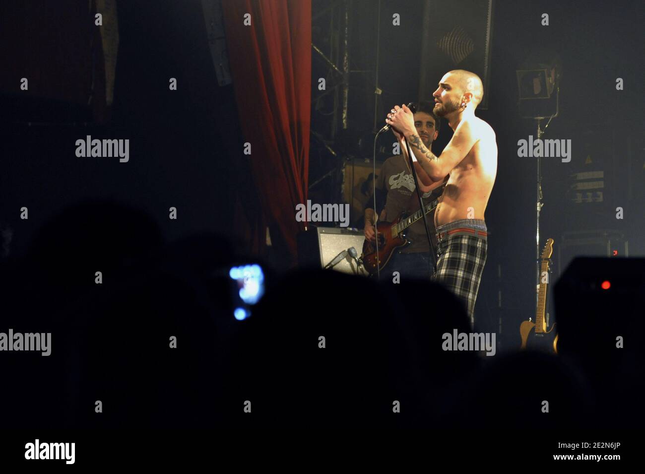 M6 TV Reality Show 'La Nouvelle Star' 2009 Gewinner, Soan, tritt im Konzert in Le Bataclan in Paris, Frankreich, am 17. Februar 2010. Foto von Tiger/ABACAPRESS.COM Stockfoto
