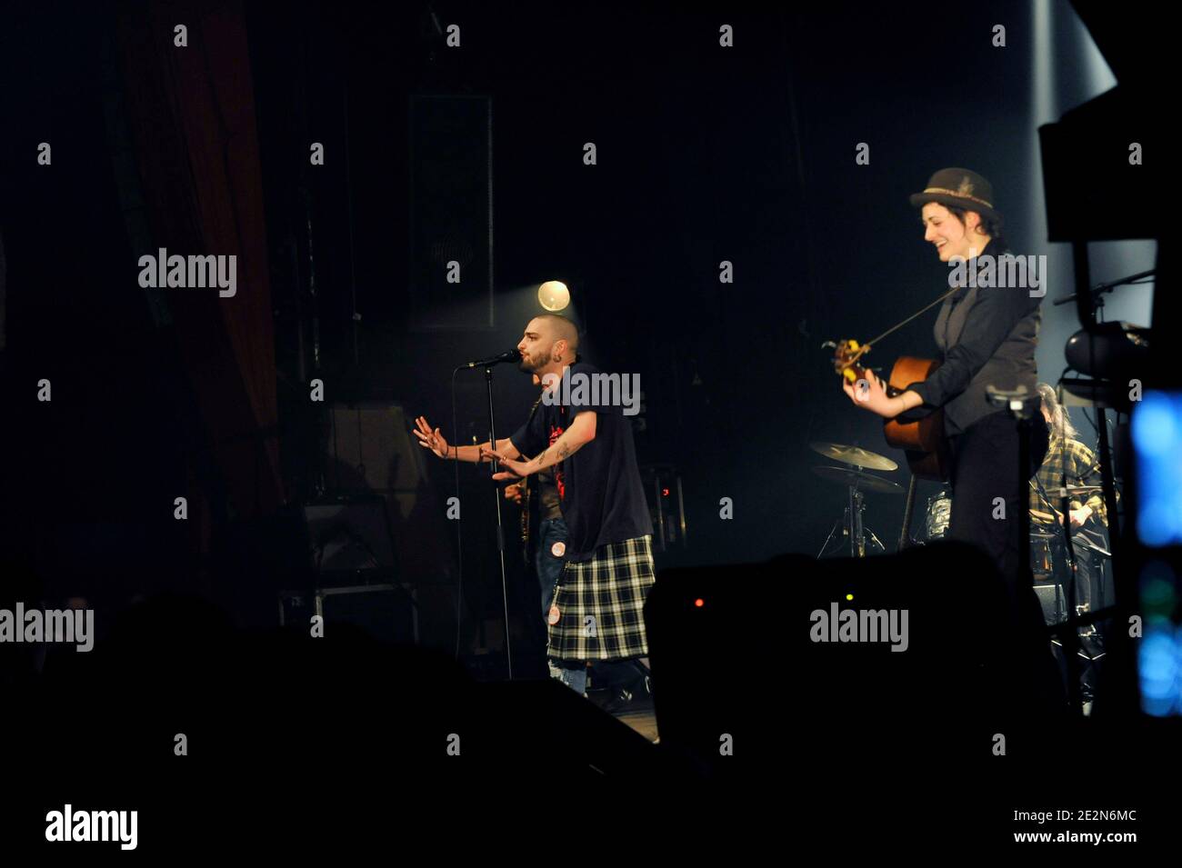 M6 TV Reality Show 'La Nouvelle Star' 2009 Gewinner, Soan, tritt im Konzert in Le Bataclan in Paris, Frankreich, am 17. Februar 2010. Foto von Tiger/ABACAPRESS.COM Stockfoto