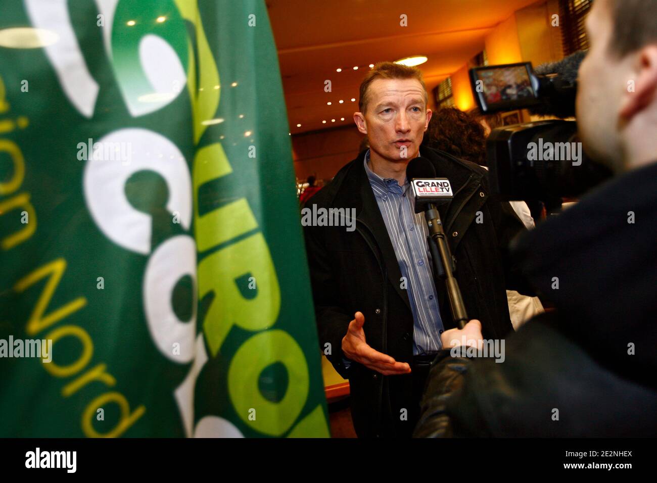 Loos-en-Gohelle Bürgermeister Jean-Francois Caron, Leiter der Liste der Partei "Europa-Ökologie" für die Region Nord-Pas-de-Calais für die Regionalwahlen vom 7. März, Wahlkämpfe in Lille, Nordfrankreich am 1. März 2010. Foto von Mikael Libert/ABACAPRESS.COM Stockfoto