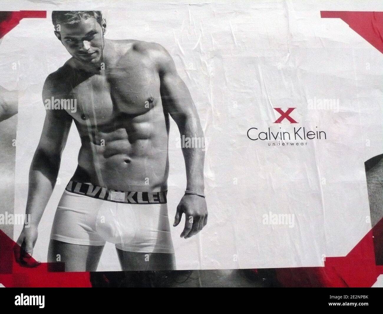 Der spanische Tennisspieler Fernando Verdasco und der US-Schauspieler  Kellan Lutz sind am 4. März 2010 in einer Werbekampagne für Calvin Klein  Underwears in New York, NY, zu sehen. Foto von Charles  Guerin/ABACAPRESS.COM (