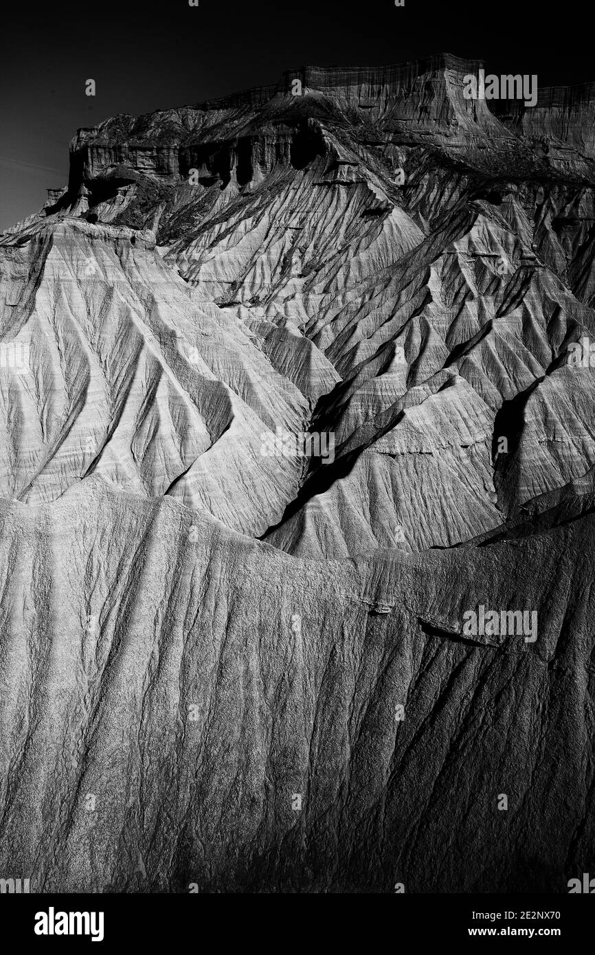 Bardenas Reales. Die Wüstenlandschaft der Bardenas in Navarra, Spanien.Erosion durch Wind und Wasser, schafft atemberaubende Formen in dieser Wüste von Navarra, S Stockfoto