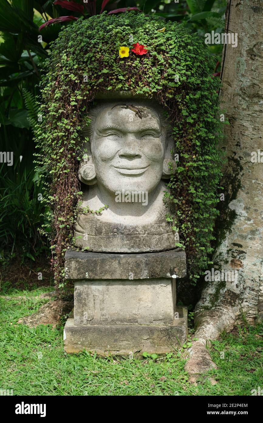 Indonesien Bali - Ubud Handgefertigte Steinstatue Stockfoto