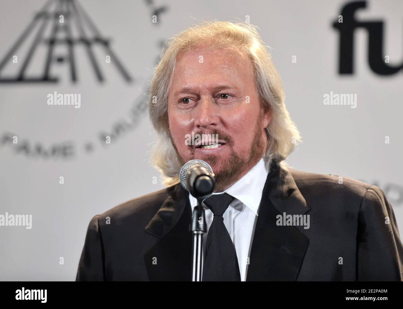 Der Musiker Barry Gibb von den Bee Gees nimmt am 15. März 2010 an der 25. Jährlichen Rock and Roll Hall of Fame Induction Ceremony im Waldorf Astoria in New York City, NY, USA Teil. Foto von Slaven Vlasic/ABACAPRESS.COM Stockfoto
