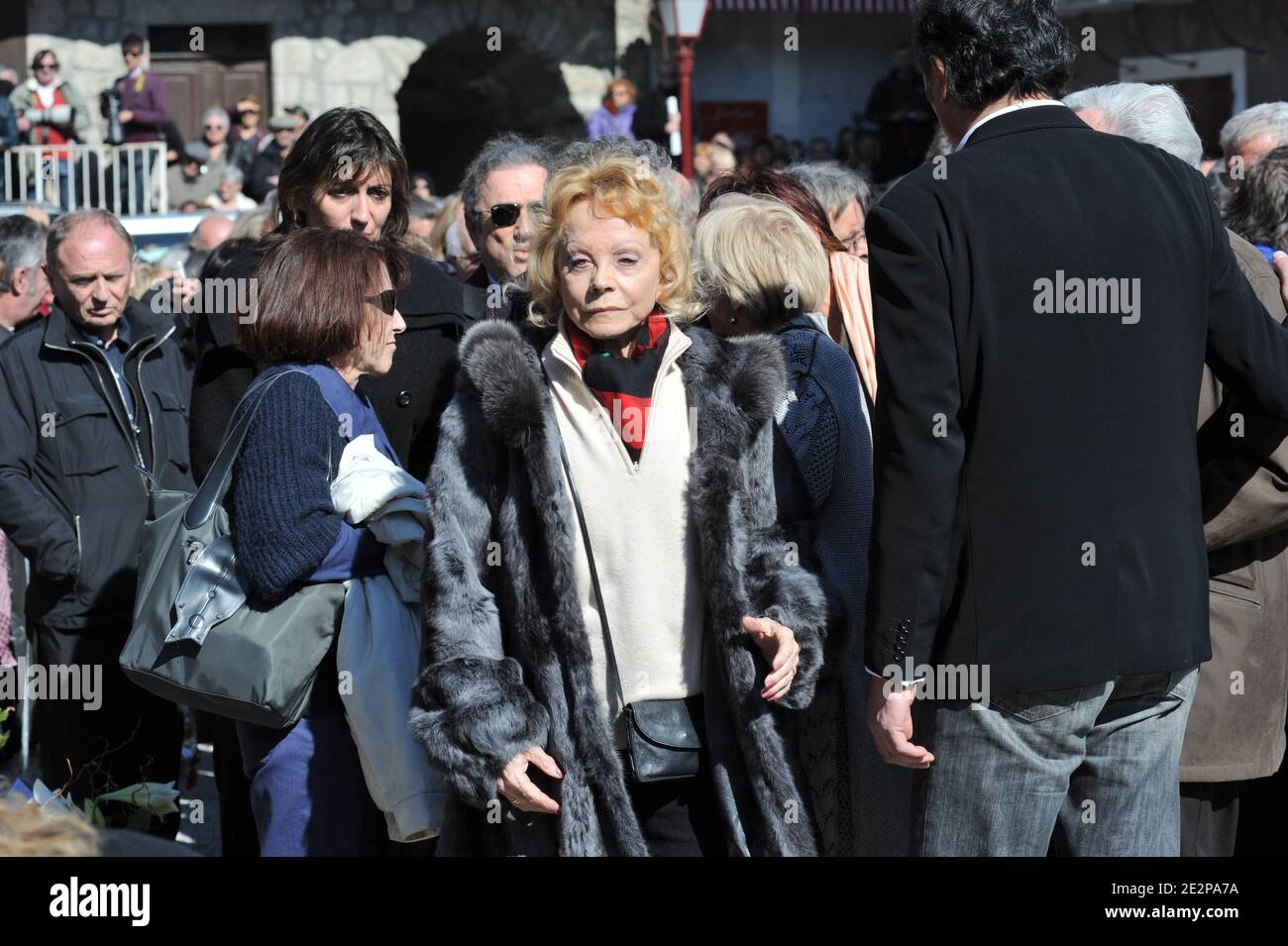 Isabelle Aubret nimmt am 16. März 2010 an einer Hommage an den französischen Singer-Songwriter Jean Ferrat im Zentrum des Dorfes Antraigues-sur-Volane in Südfrankreich Teil. Foto von Nicolas Briquet/ABACAPRESS.COM Stockfoto