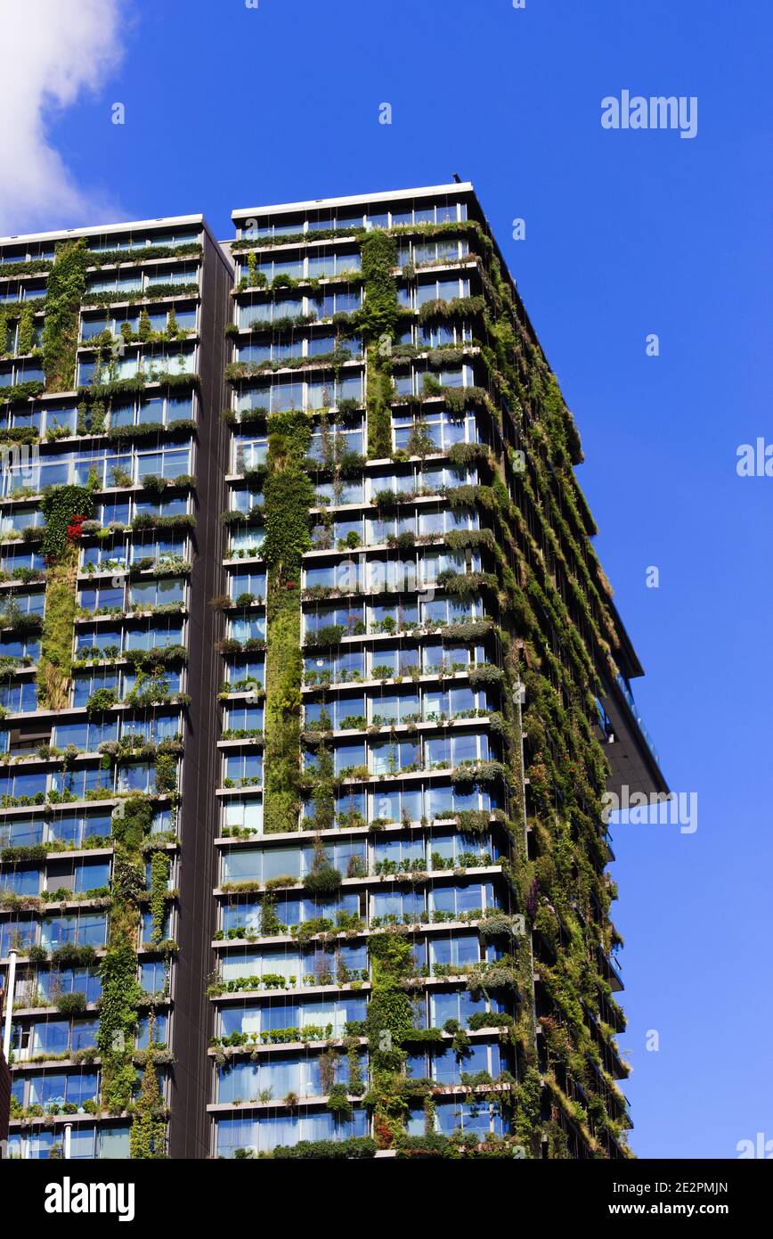 One Central Park ist ein preisgekröntes, gemischtes Gebäude mit vertikaler Ausrichtung Hängende Gärten in Ultimo Sydney New South Wales Australien Stockfoto