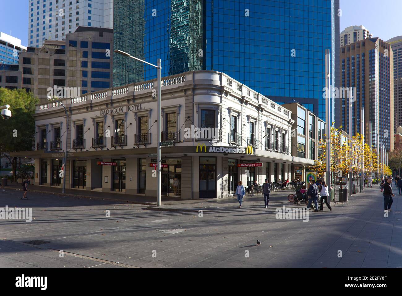 McDonalds Fast Food Store in der Alfred Street Sydney Australien Stockfoto