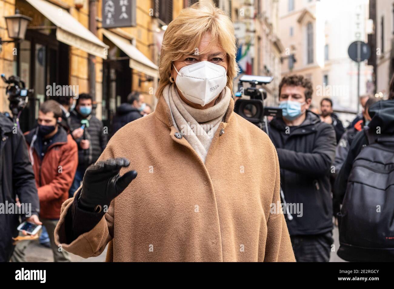 Rom, Italien. Januar 2021. Senatorin Roberta Pinotti spricht mit Journalisten am Ende des Treffens der Führer der Demokratischen Partei im Nazarener in Rom. Kredit: SOPA Images Limited/Alamy Live Nachrichten Stockfoto