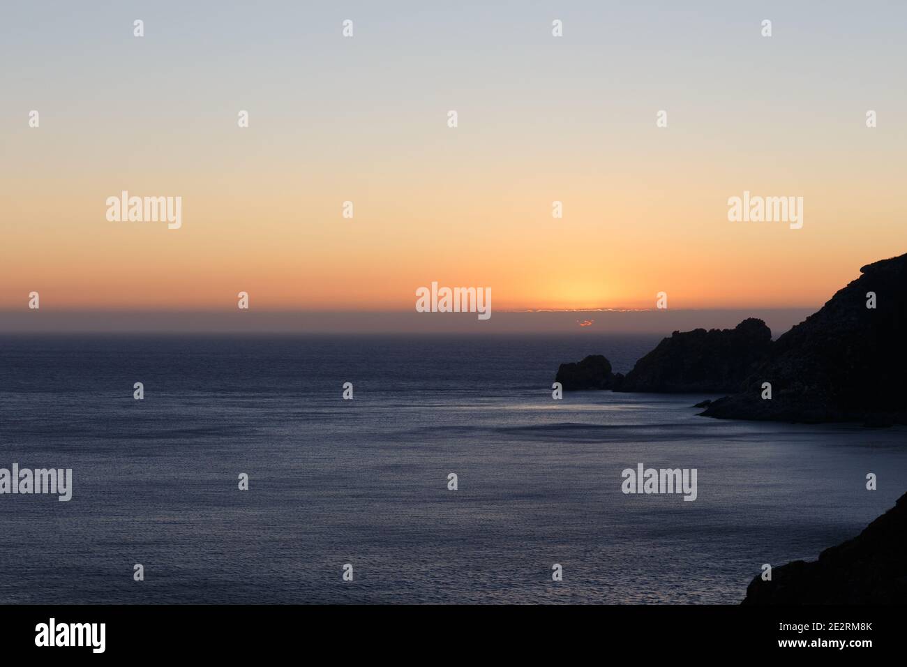 Sonnenuntergang, Atlantik und Klippen, Finisterre, Galicien, Spanien Stockfoto