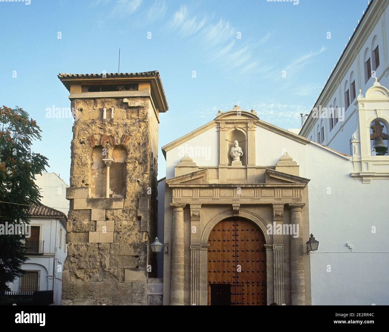 ALMINAR CONSTRUIDO POR EL CALIFA ABD AL-RAHMAN III ADOSADO A LA IGLESIA - 930. ORT: IGLESIA DE SAN JUAN DE LOS CABALLEROS. CORDOBA. SPANIEN. Stockfoto