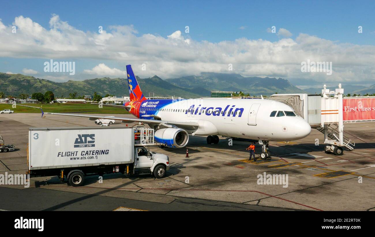 Fidschi-Inseln, Nadi: Aircalin Airbus A320 auf dem Asphalt des internationalen Flughafens, im äußersten Westen der größten der Inseln, Viti Levu. ATS FLI Stockfoto
