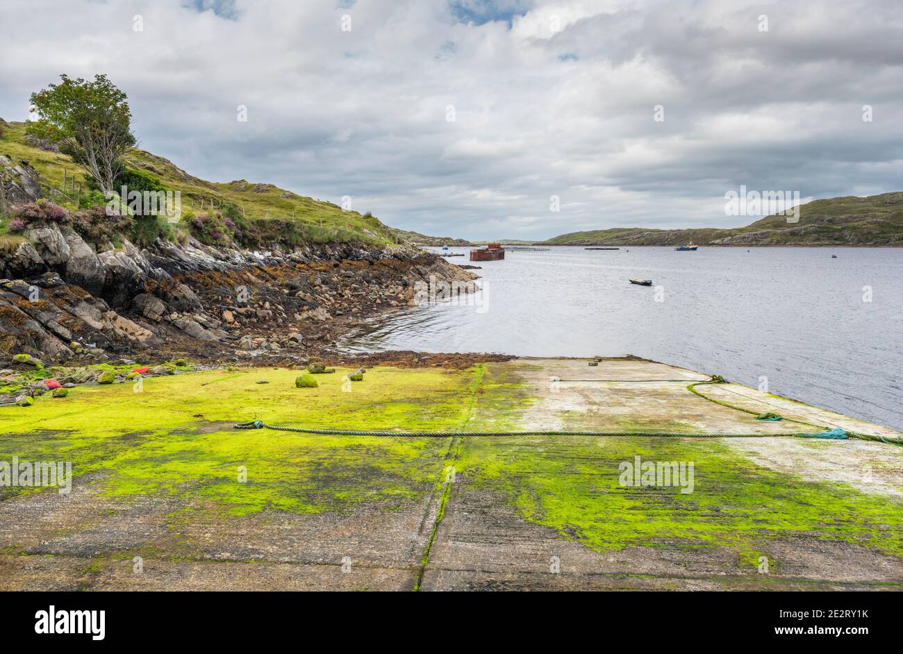 Das Fischerdorf Little Killar in der Nähe der Mündung von Killar Harbour, Connemara, County Galway, Irland Stockfoto