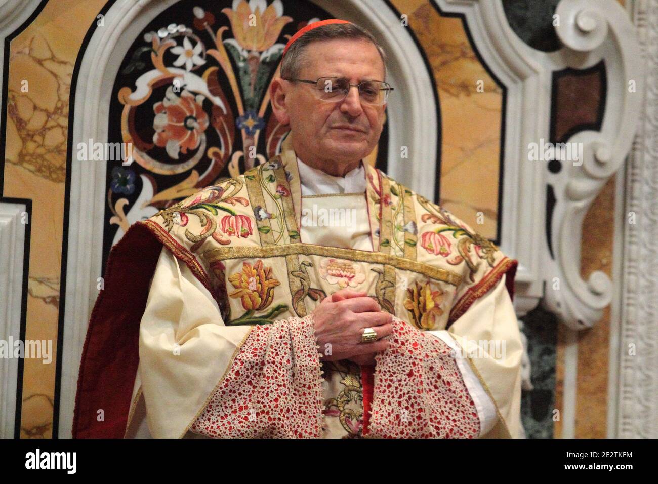 Cassino, Italia - 21 März 2018: Il cardinale Angelo Amato durante la cerimonia nell'abbazia di Montecassino per le celebrazioni di San Benedetto Stockfoto