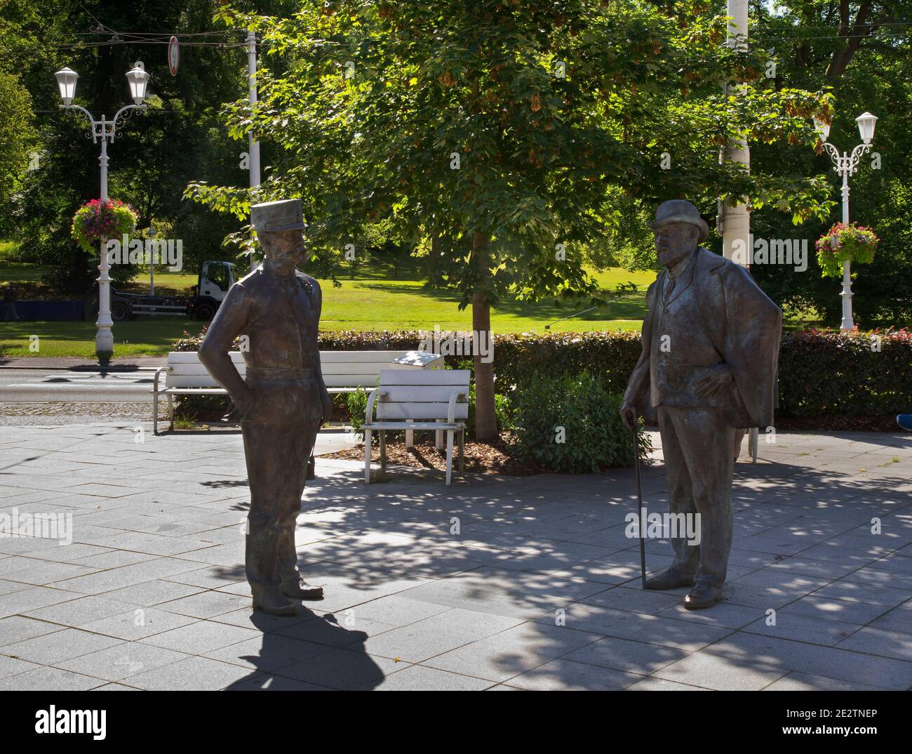 Statuen von Franz Joseph I. und Eduard VII. Im Park von Marianske Lazne. Tschechische Republik Stockfoto
