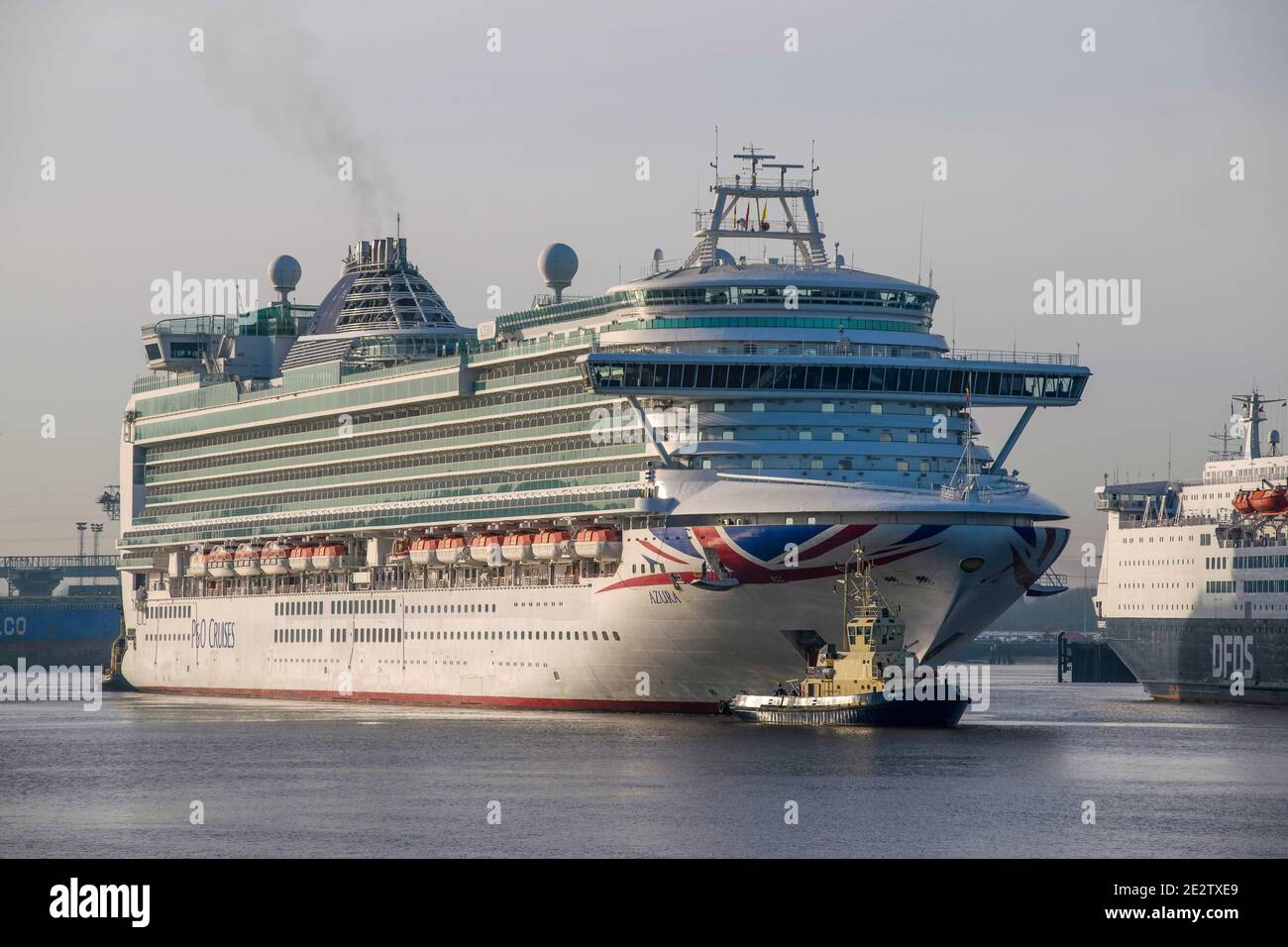 P&O Cruises Azura Docking am Hafen von Tyne Stockfoto