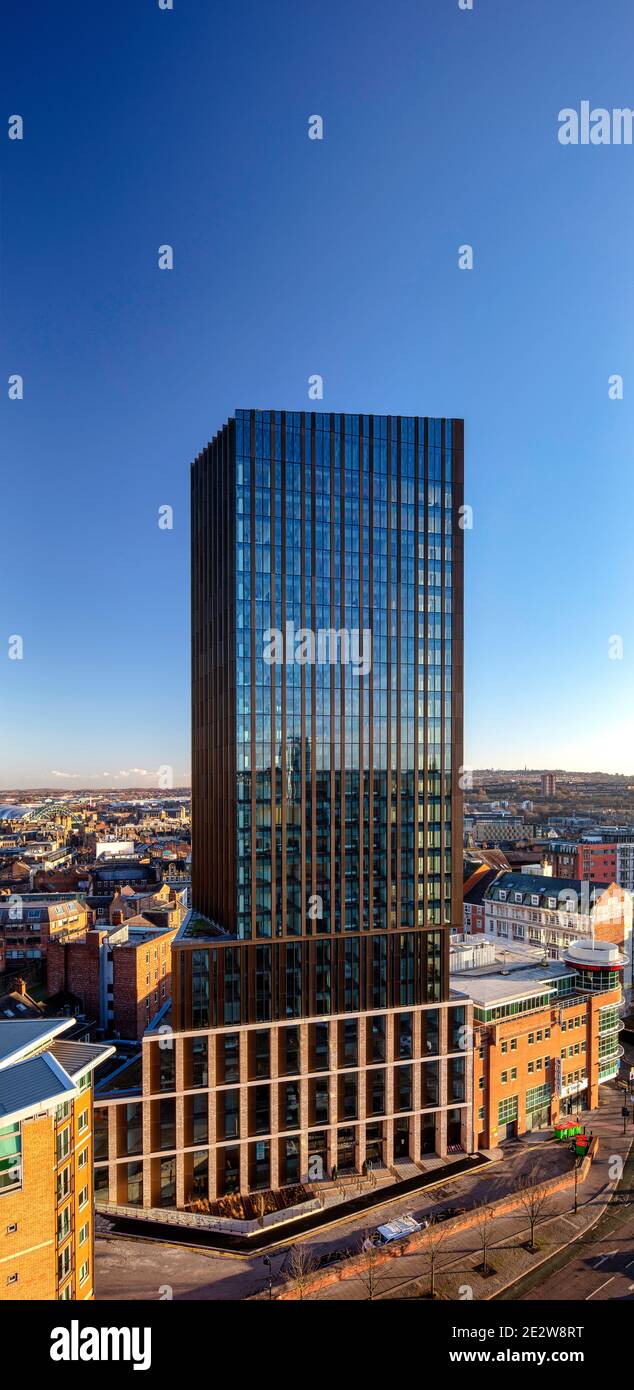 Blick auf den Sonnenuntergang auf Hadrian's Tower und Newcastle upon Tyne, Newcastle upon Tyne, Tyne and Wear, England, Großbritannien Stockfoto