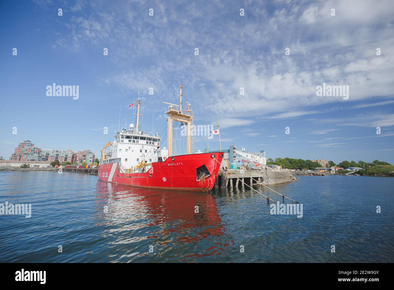 Victoria, Kanada - 6. Juni: CCGS Bartlett, vor Anker in Ogden Point in Victoria, B.C., ist ein Boje-Tender der Provo Wallis-Klasse, der von der Canadian Co. Betrieben wird Stockfoto