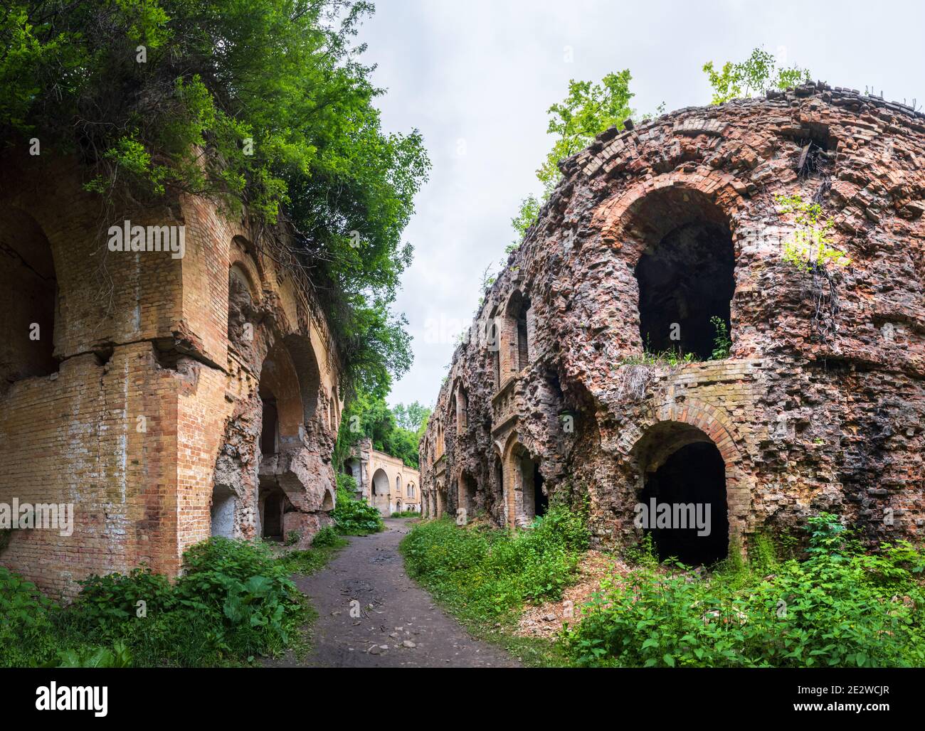 Tarakan Fort (andere Namen - Dubno Fort, New Dubna Festung) - eine defensive Struktur, ein architektonisches Denkmal des XIX Jahrhunderts. Ukraine. Stockfoto