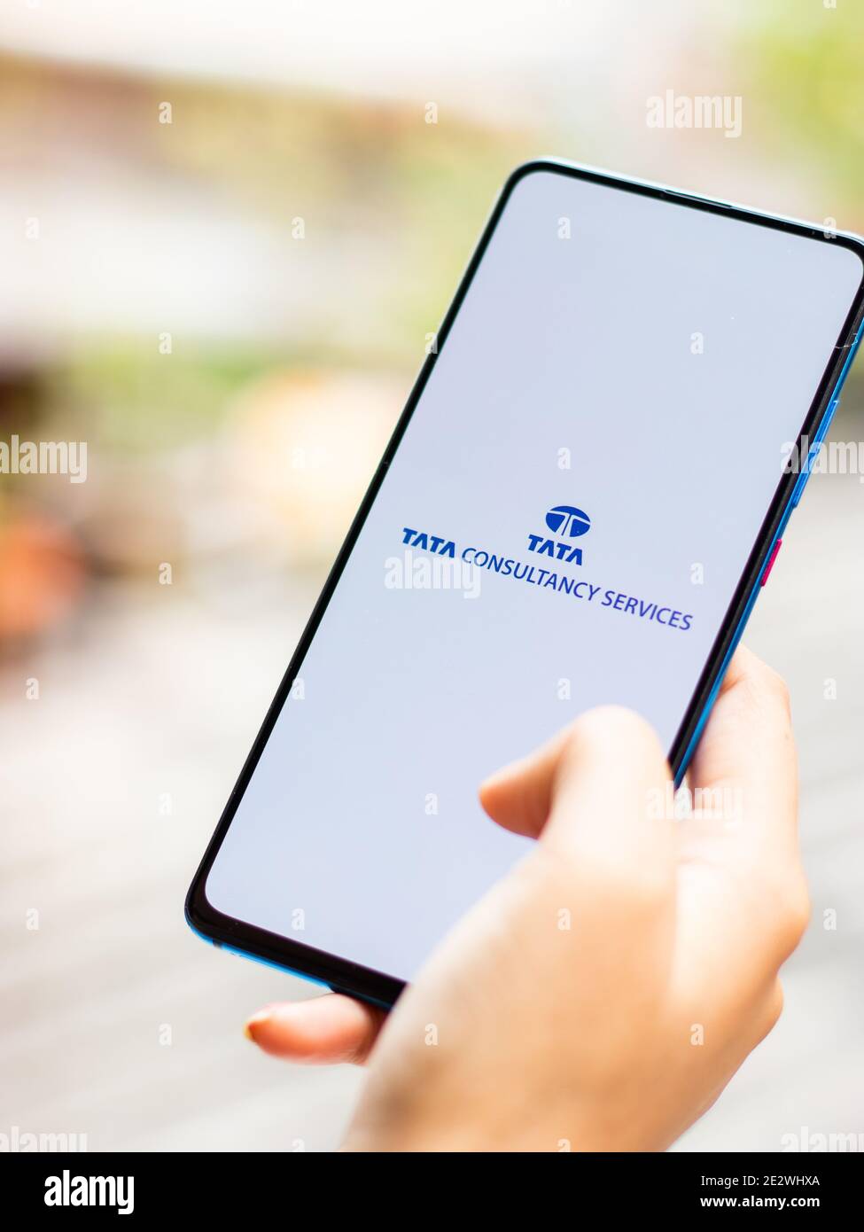 Assam, indien - 15. Januar 2020 : Tata Consultancy Services Logo auf Telefon-Bildschirm Stock Bild. Stockfoto