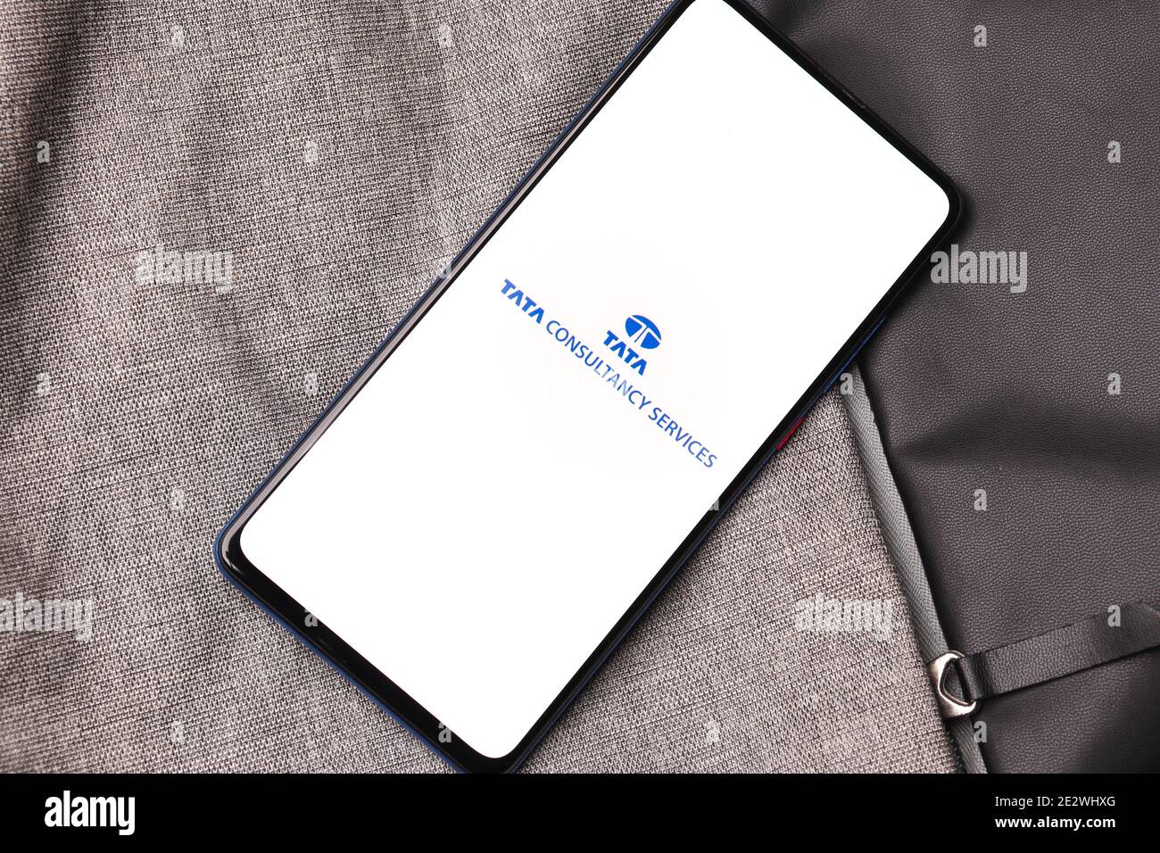 Assam, indien - 15. Januar 2020 : Tata Consultancy Services Logo auf Telefon-Bildschirm Stock Bild. Stockfoto