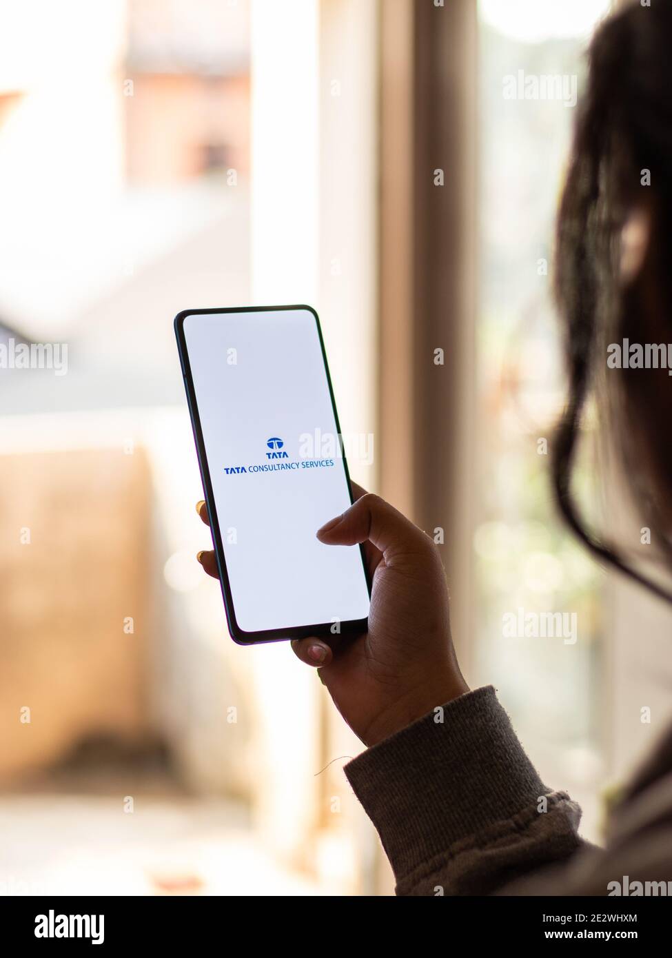 Assam, indien - 15. Januar 2020 : Tata Consultancy Services Logo auf Telefon-Bildschirm Stock Bild. Stockfoto