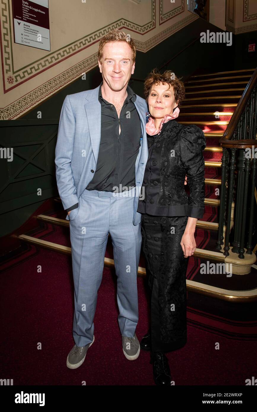 Damian Lewis und Helen McCrory kommen in der Eröffnungsnacht von English National BalletÕs Cinderella in der Royal Albert Hall, London, an. Stockfoto