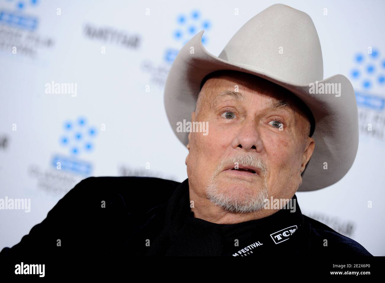 Tony Curtis kommt zur Vorführung von 'A Star is Born' während des TCM Classic Film Festivals im chinesischen Theater in Hollywood. Los Angeles, CA, USA am 22. April 2010. Foto von Lionel Hahn/ABACAPRESS.COM Stockfoto