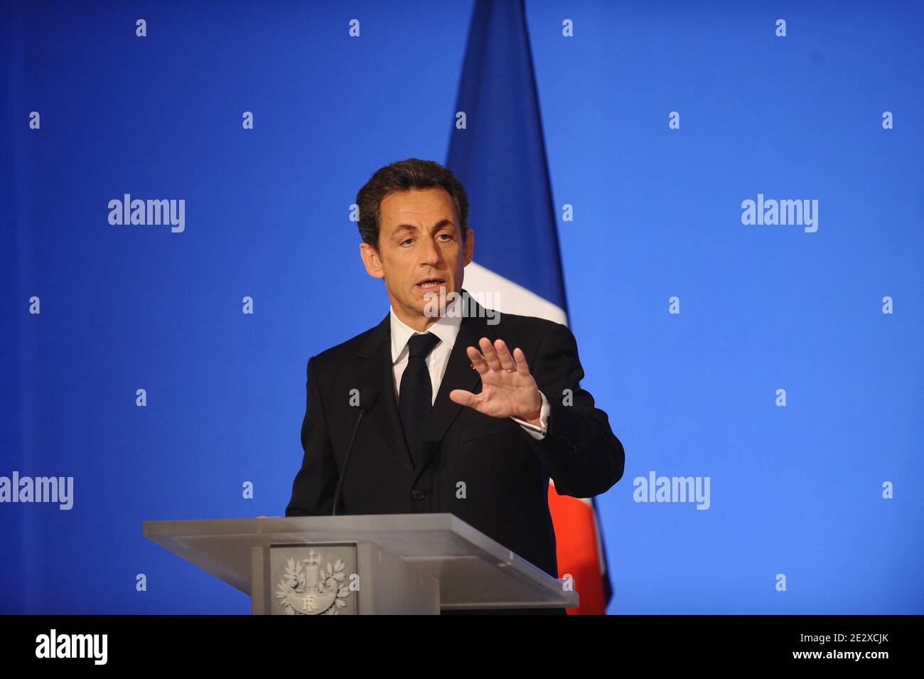 Der französische Präsident Nicolas Sarkozy hält am 5. Mai 2010 im Elysee-Palast in Paris eine Rede zum Thema "Kampf gegen Gewalt und Schulabwesung". Foto von Mousse/ABACAPRESS.COM Stockfoto