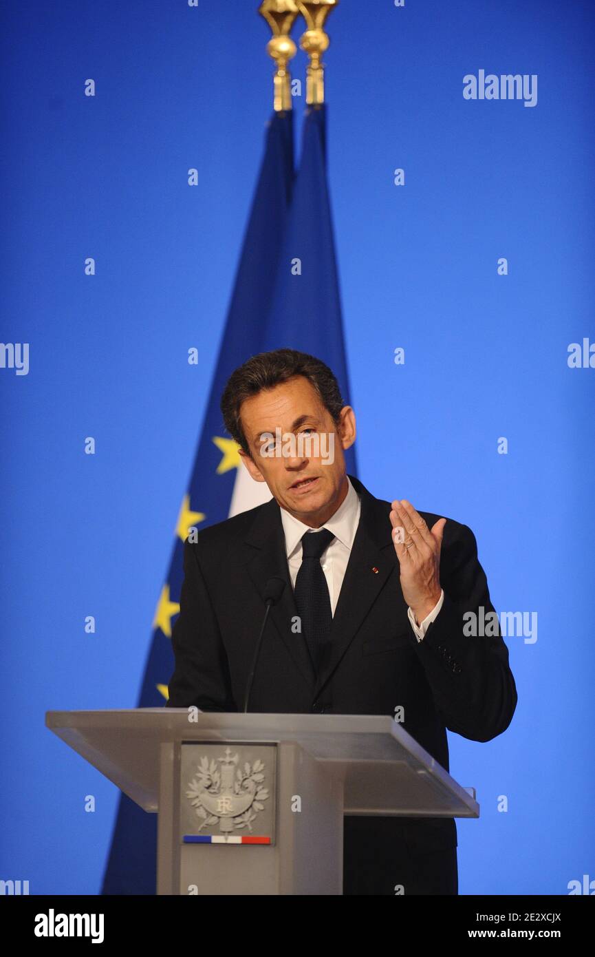 Der französische Präsident Nicolas Sarkozy hält am 5. Mai 2010 im Elysee-Palast in Paris eine Rede zum Thema "Kampf gegen Gewalt und Schulabwesung". Foto von Mousse/ABACAPRESS.COM Stockfoto